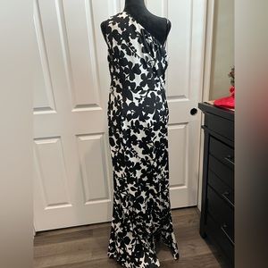 Nicole Miller 14 one shouldered black and white dress